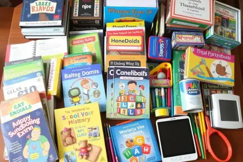 Nauczanie domowe: Co to? Kompletny przewodnik dla rodziców